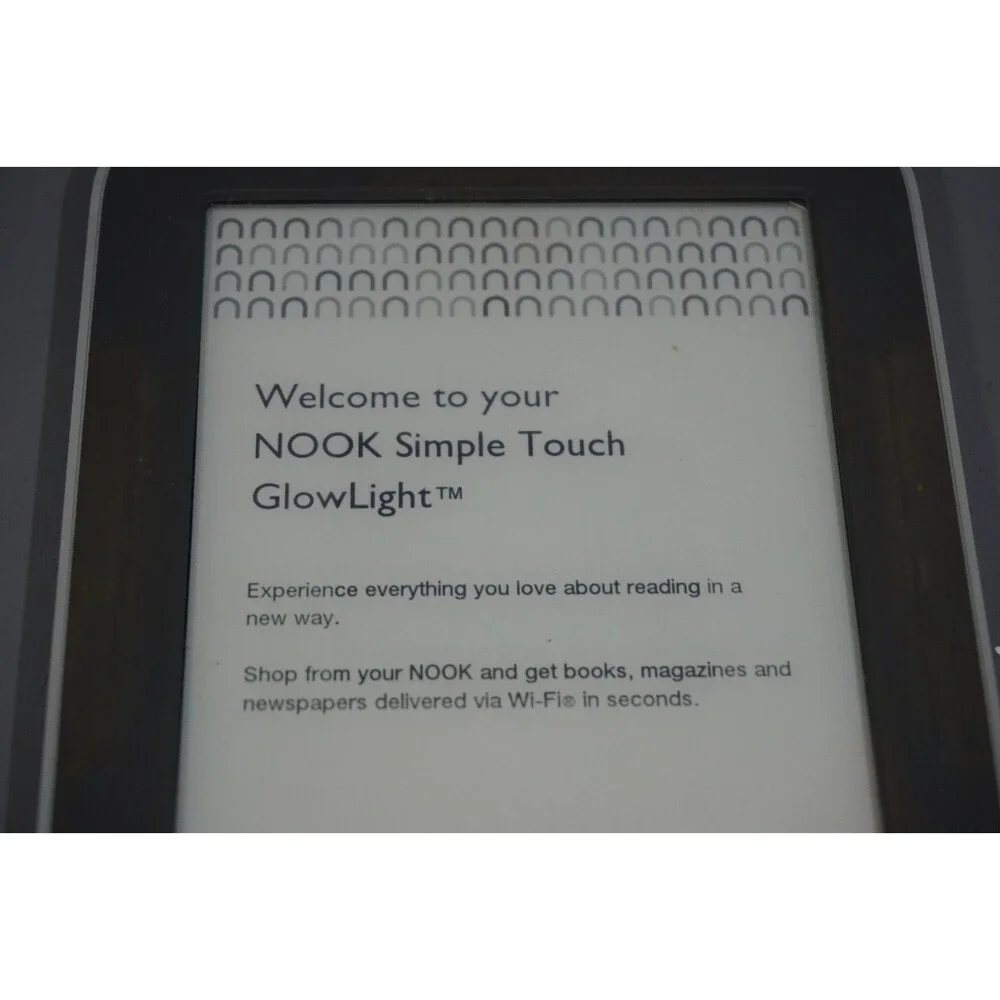 Barnes & Noble Nook Simple Touch GlowLight BNRV350 Bundle w Cover & Cable